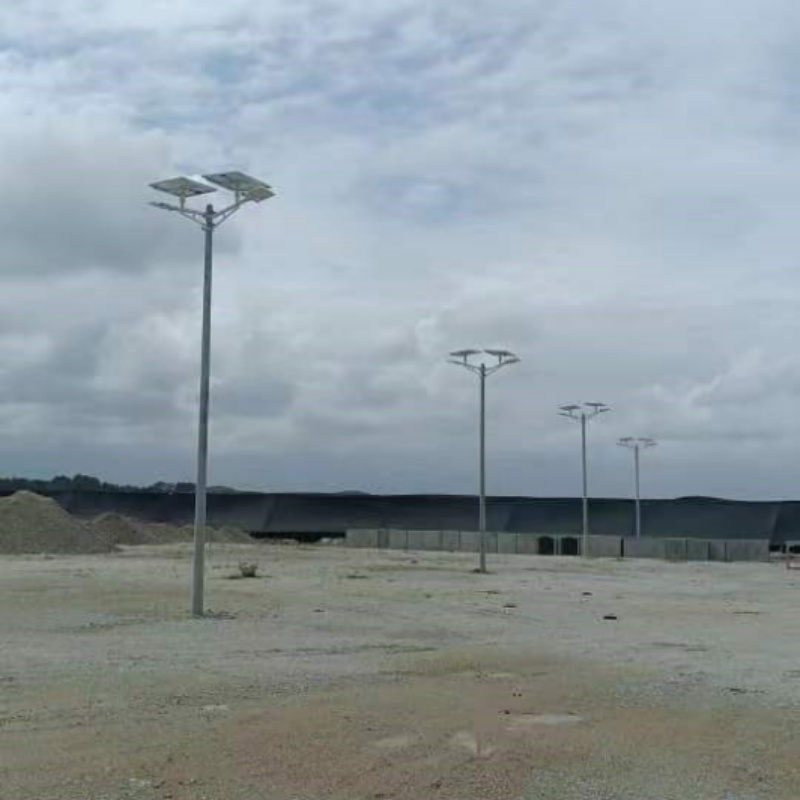 What is the difference between LED floodlights and fluorescent lights?